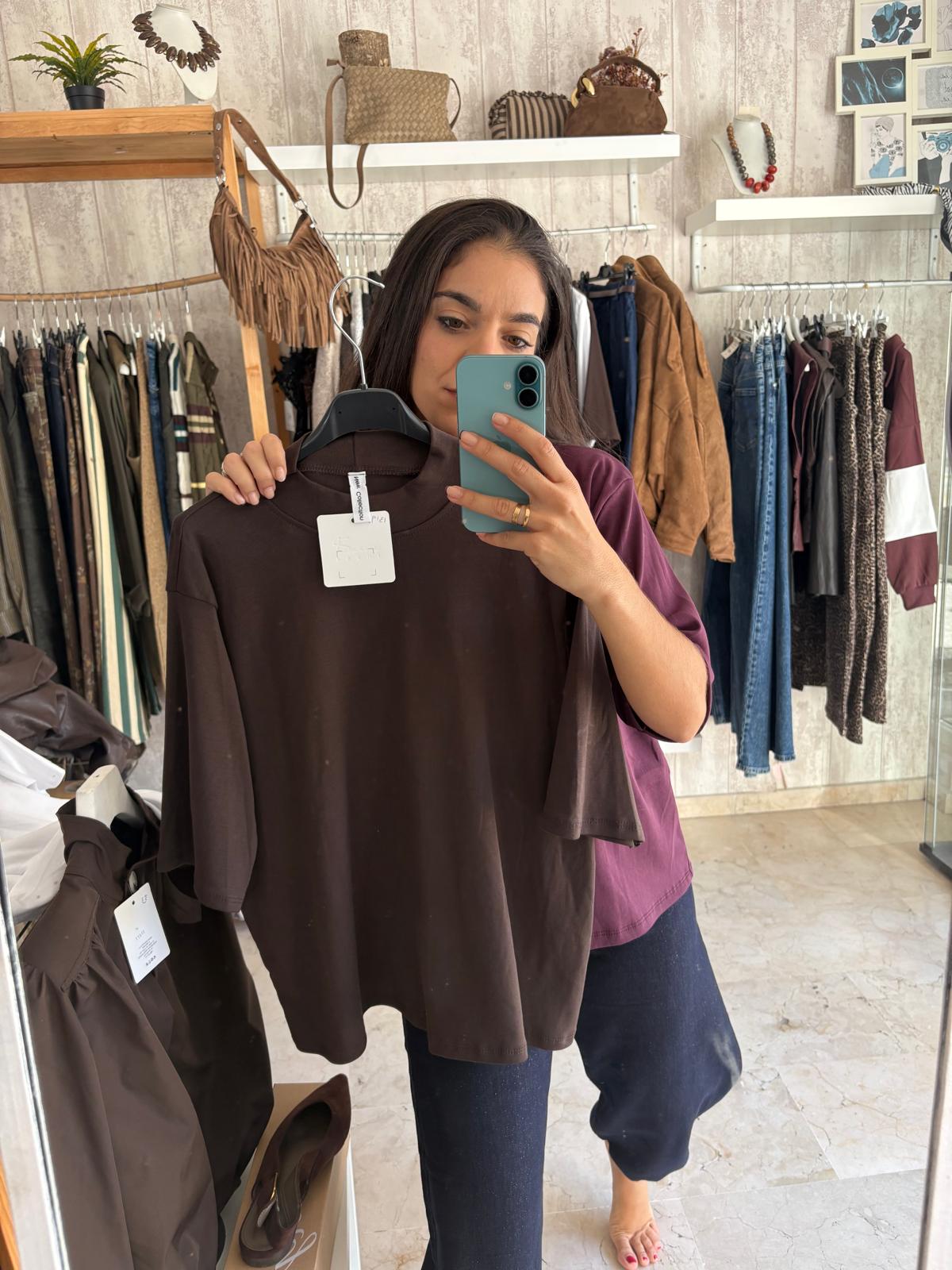 Camiseta cuello perkin marrón
