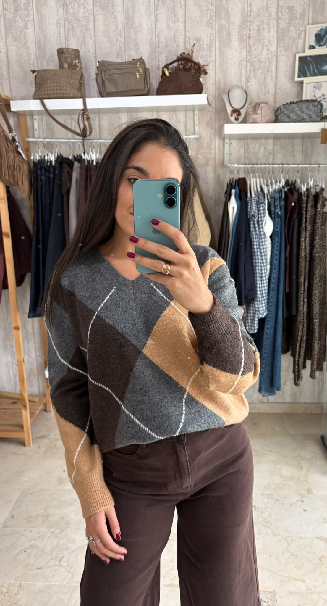 Jersey rombo cuello pico gris